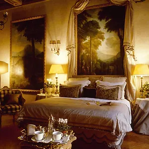 https://residenza-napoleone-iii.it-romehotels.com
